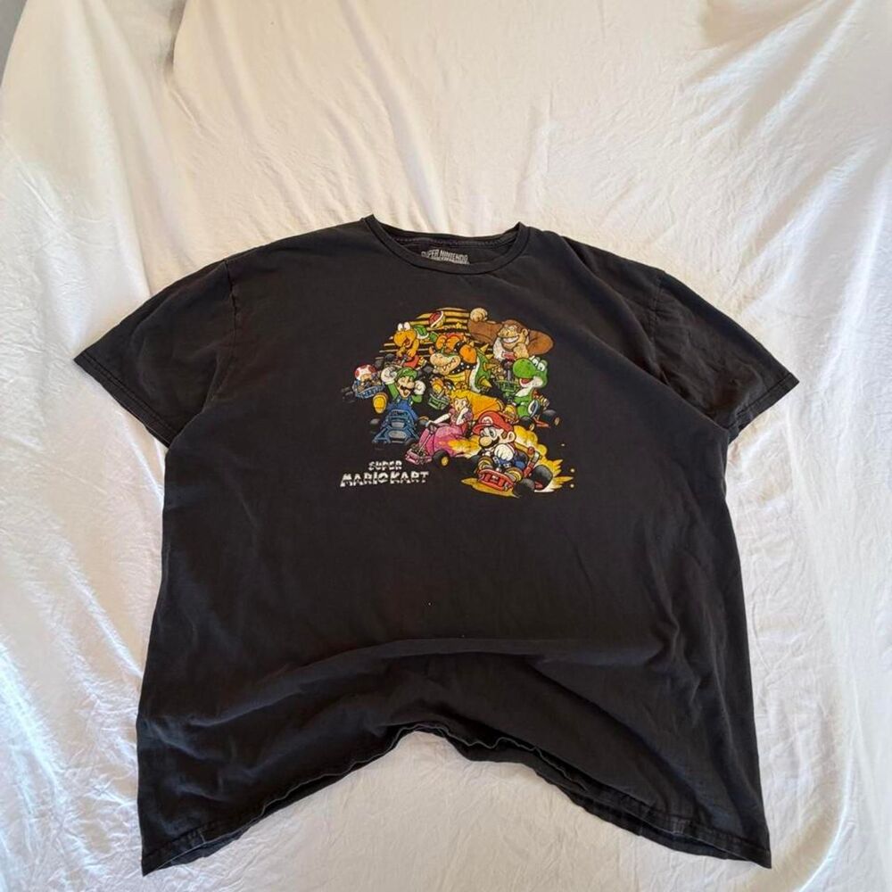 Nintendo Men's Black and Grey T-shirt